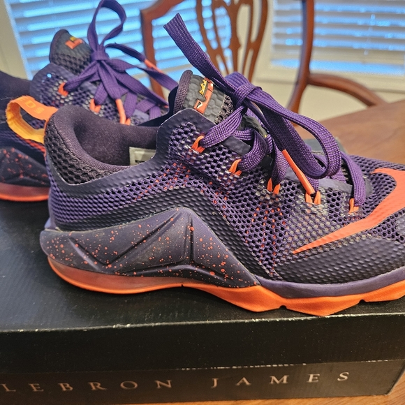 Lebron XII Low Tennis Shoes - Picture 1 of 6